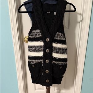 BKE Black and Cream Women's Cardigan Vest